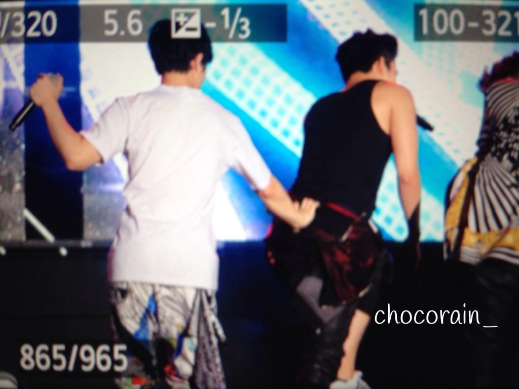 ByI8AwcCMAEmPhm.jpg:large