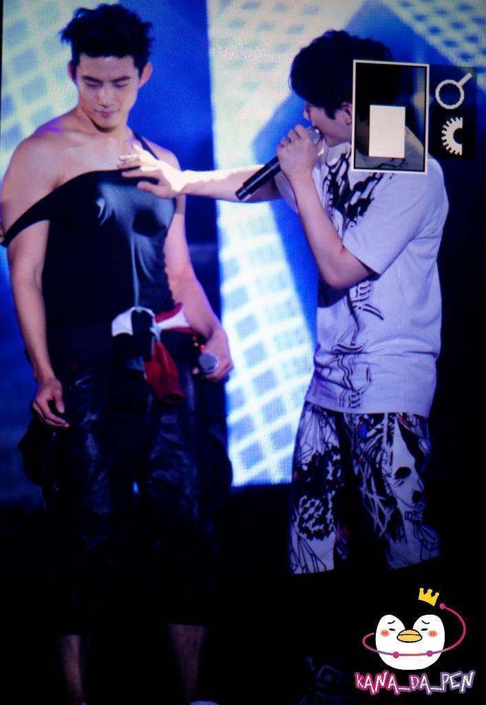 ByI8CihCEAI3yM2.jpg:large