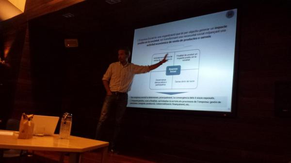 Gràcies <a href="/jordigusi/">Jordi Gusi</a> I <a href="/XES_cat/">Xarxa d'Economia Solidària de Catalunya</a> <a href="/XES/">xes</a>! Xla nutritiva sessió de div sobre els factors d'èxit de les empreses socials!