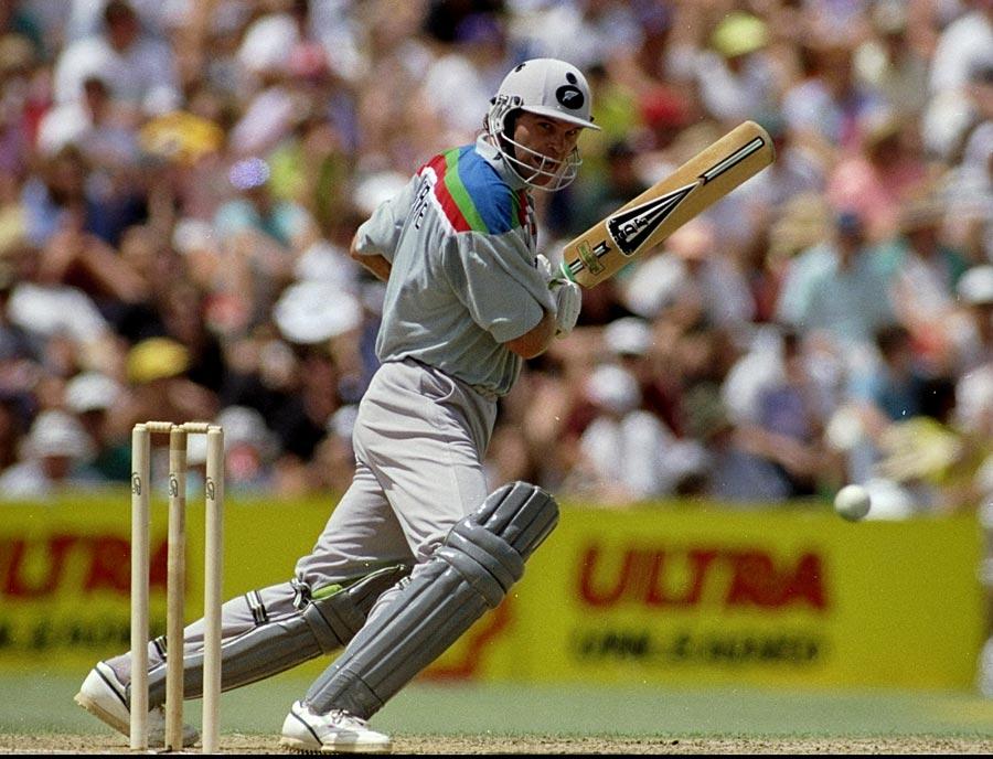 Happy birthday Martin Crowe  