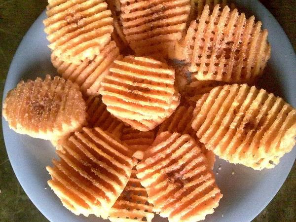 Piss_Cok's tweet photo. Pisang coklat khas Lampung berbagai varian rasa http://t.co/XKwgwREfyg http://t.co/FM0JmLvaqR