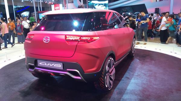 _softnwet's tweet photo. @Earlsimxx @GTspirit @DaihatsuInd World Premiere for Daihatsu CUV 2 #IIMS2014 http://t.co/audc0CKQNN