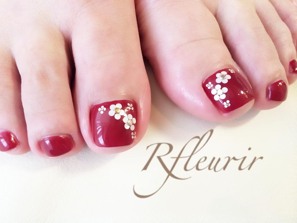 神戸ネイルサロン Rfleurir お客様ペディキュア 秋のボルドーカラー とっても人気デス いつも本当に有難うございます Rfleurir アールフルリール ペディキュア フットネイル 秋ネイル お花ネイル ジェル ネイルアート 神戸 栄町