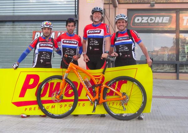 OzoneBike's tweet photo. @ion4nonstop @OzoneBike El equipo Spring Capital-Ozone dispuesto a dar caña en la Madrid-Lisboa!! http://t.co/lZBzGCZEDc