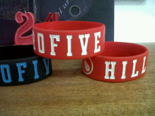 Braceletnya cuma tinggal 4 pcs terakhir. Buruan dudes sblm keabisan. Online order jg bs, ke 0812.90.3313.90