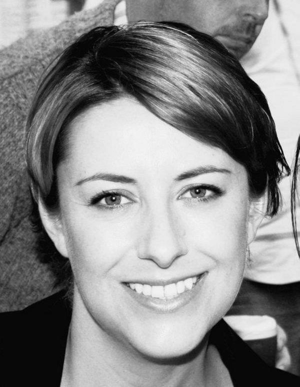 singlewarehouse's tweet image. Meet singles like Karen on your mobile by clicking bit.ly/9O2Q4G 