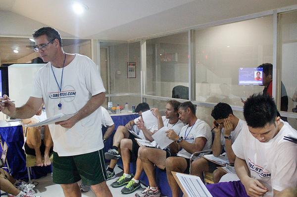 Sementara itu di ruang rapat.. Siapa yg akn jadi 50 besar putra &amp; 50 besar putri jg 12 caoch terpilih? #HondaDBLCamp