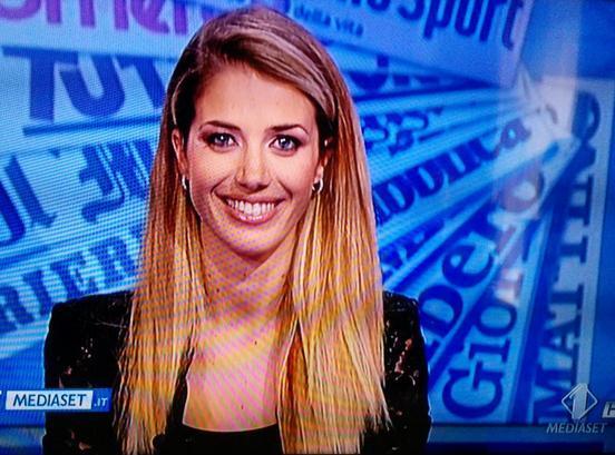 Eleonora_Boi's tweet photo. “@gnoccao14: Il miglior colpo di mercato l'ha fatto @Sport_Mediaset con @Eleonora_Boi http://t.co/3NaGFsqCNc”😄