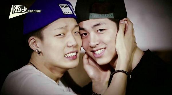 THE_VIP02's tweet photo. There's a LOVE and AWKWARD RELATION between Junhoe and Bobby! <3<3 http://t.co/jNrm4er29Q