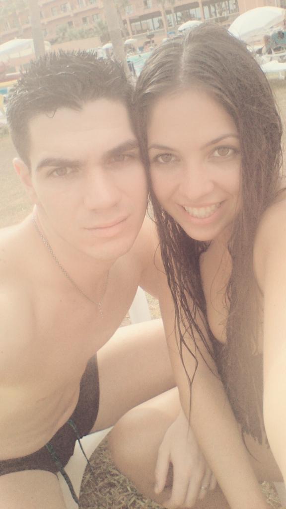 JenniferR291's tweet photo. De camino a casa..=( Vacaciones en Roquetas de Mar inolvidables junto a tí <3 @ivanbarba0204 http://t.co/eWz3SPLjLh