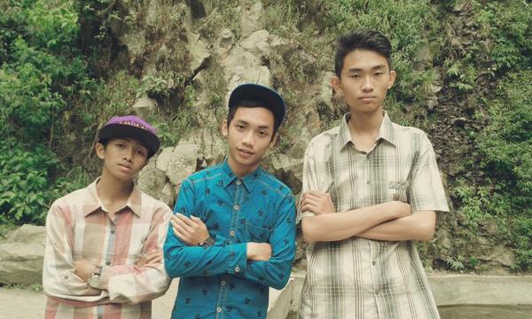thataafny's tweet photo. Ceweknya farmasi- http://t.co/mXdwOg7gbv