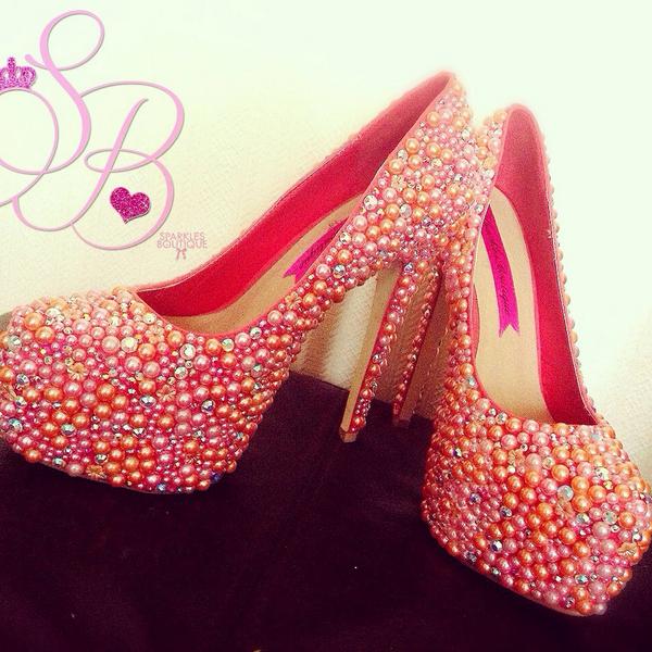 CicekNuran's tweet photo. "@KateSparkies: @ViewsOnShoes >> what's ur views!!?? ;) #SparklesBoutique xx http://t.co/42APoQOvhe"