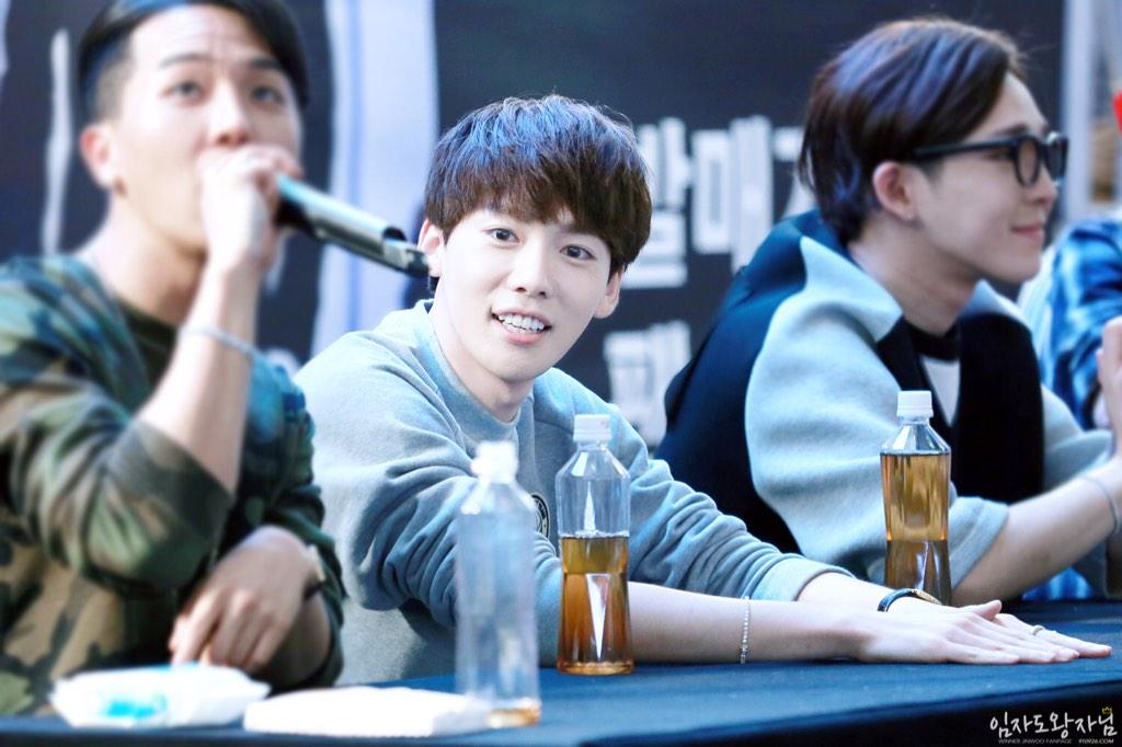 ByJ1B_LCAAAtPA6.jpg:large