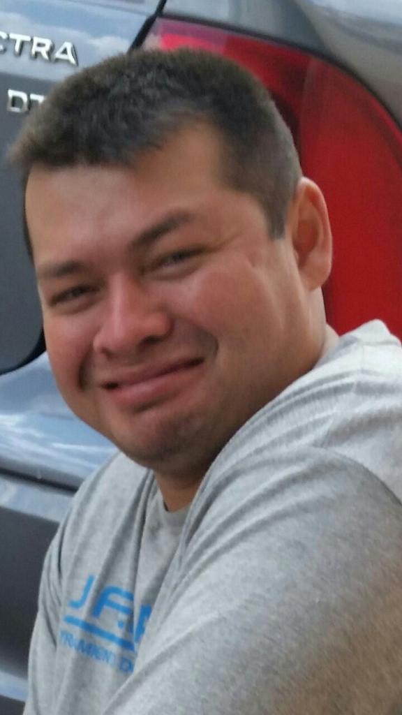 auronplay's tweet photo. ¿Qué por qué estoy en eDarling? http://t.co/n6ZqE22Why