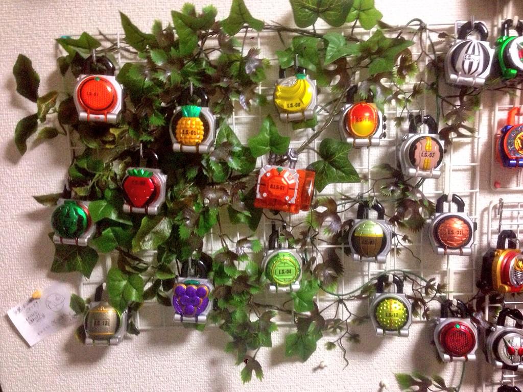 Grobo グロボ いまのロックシードの飾り方気に入ってはいるがそろそろ壁も足りない感じだから全部シドカバンにしまうのも有りかと思ってる Http T Co Rmakpgoe3t Grobo グロボ いまのロックシードの飾り方気に入ってはいるがそろそろ壁も足りない感じだから全部シドカバンにしまうのも有りかと思ってる Http T Co Rmakpgoe3t