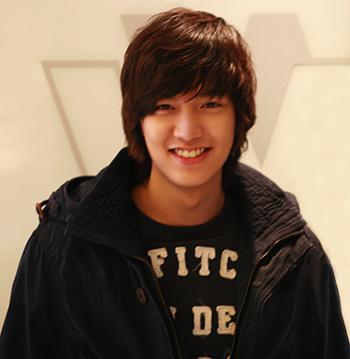inae0902's tweet photo. "@redlips4963: 안믿겨 안믿겨 안믿겨요... "@whiteM_87: #이민호 같은사람 맞는거냐며ㄷㄷㄷ 진짜봐도봐도 놀랍다ㅠㅠ http://t.co/NFOcc4pvCn""헐 대박