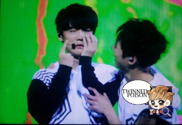 Lu0118's tweet photo. [PREVIEW] 140921 LUHAN at EXO Lost Planet in Beijing 
Let me hug you xD

cr: twinned poison 
Admin~Mancheung http://t.co/DG3cfwHap5