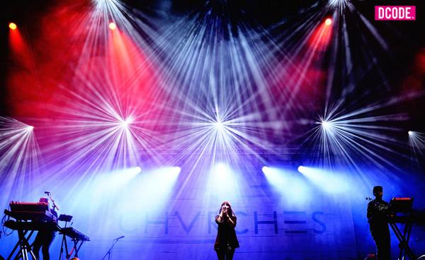 dcodefest's tweet photo. CHVRCHES en #DCODE2014 <3 http://t.co/JG6OPltbyX