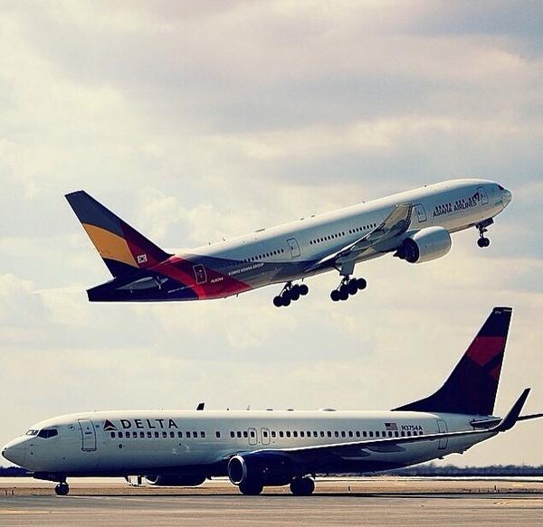 planeporns's tweet photo. Beautiful @VadeAviones @AsianaAirlines @Delta @De_aviacion @VolarEsPasion @pilot_airbus @AirlinePicss @AviateAddict http://t.co/cJUsyJhPpB