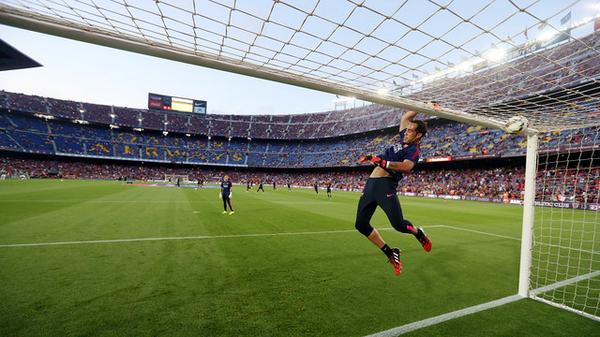 FCBarcelona_es's tweet photo. Récord histórico: Cuatro jornadas, cuatro victorias sin encajar goles http://t.co/ZwhxRBqqQ0 http://t.co/pjmxiXC8lb