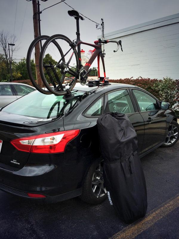 RideAlongRev's tweet photo. How to travel: @BikndTravelCase for the plane, @SeaSucker rack for the rental car. #dialed http://t.co/fxQJhbbrmY