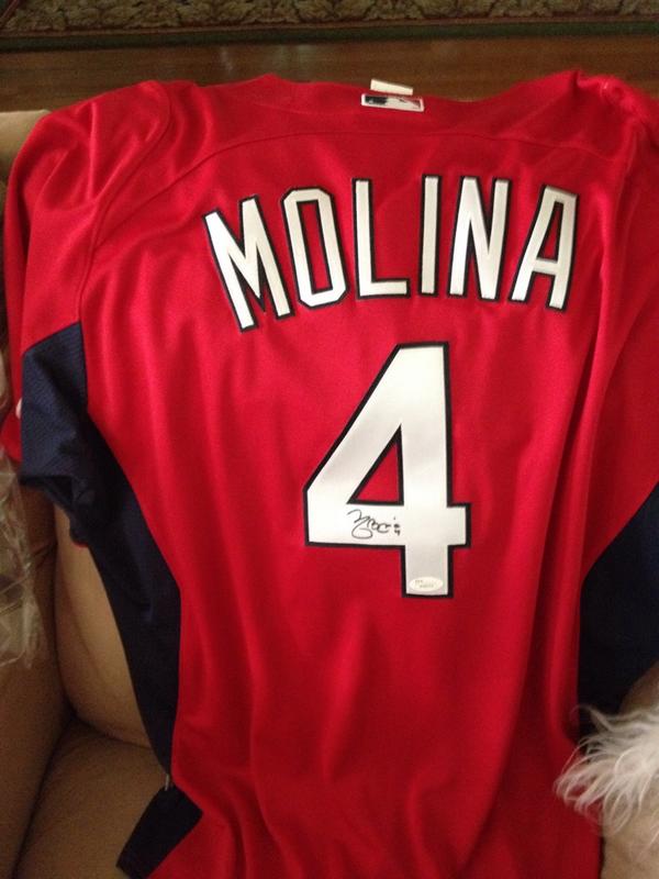Phil_Carter80's tweet photo. #YadiMolina addition to the collection. @AUTOSFOUND #CardinalNation http://t.co/Q4wIvkNMyS
