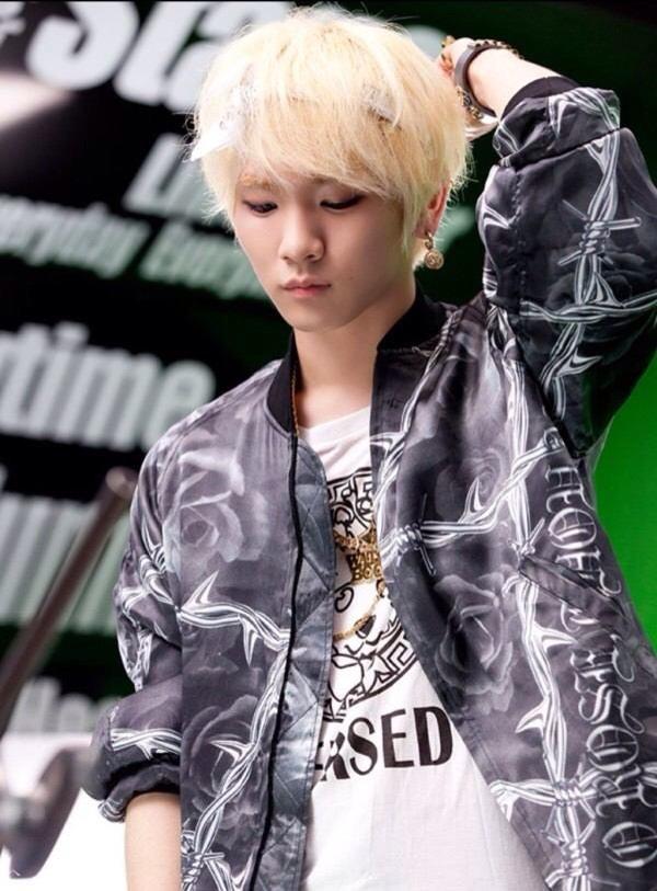 SHINee_1249127's tweet photo. #HappyKeysDay
せんいるちゅっかへ‼︎
これからもずっとずっと大好き💕 http://t.co/TsuF48ykyt