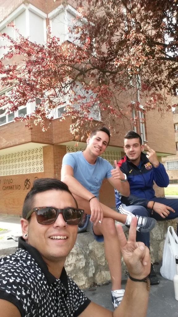 krispi3's tweet photo. De esto va la tarde ;D @JDlaserna  @SERGIONANO2 http://t.co/ZnGOruXBDN