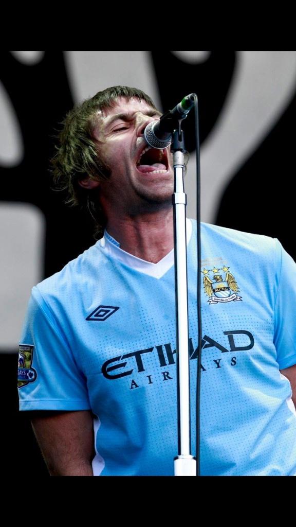 Happy birthday to Liam Gallagher !! 