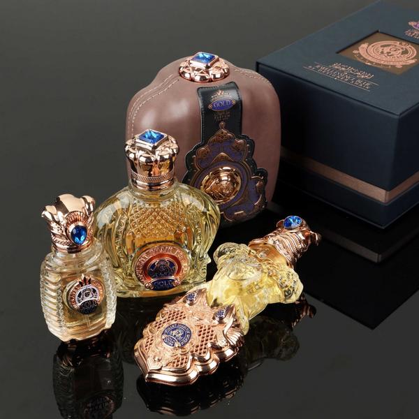 ParisGallery's tweet photo. صُممت عطور #DesignerShaik بتباهي لتضم عبيراً مفعماً بنفحات
#الجلد و #التوابل للرجال
#المسك، #الزهور و #الفلفل للنساء http://t.co/CXmz3IhAH2