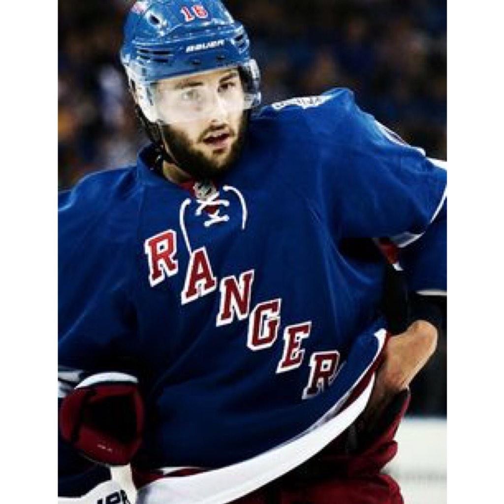  happy birthday Derick Brassard! I love you .  Score a goal tonight!!! 