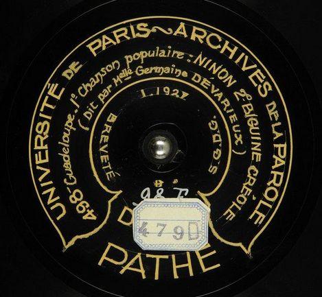 ceints2bakelite's tweet image. Trouvée dans les bacs à disques de @GallicaBnF "Ninon", chanson créole sur Pathé gravé de 1927 gallica.bnf.fr/ark:/12148/bpt…