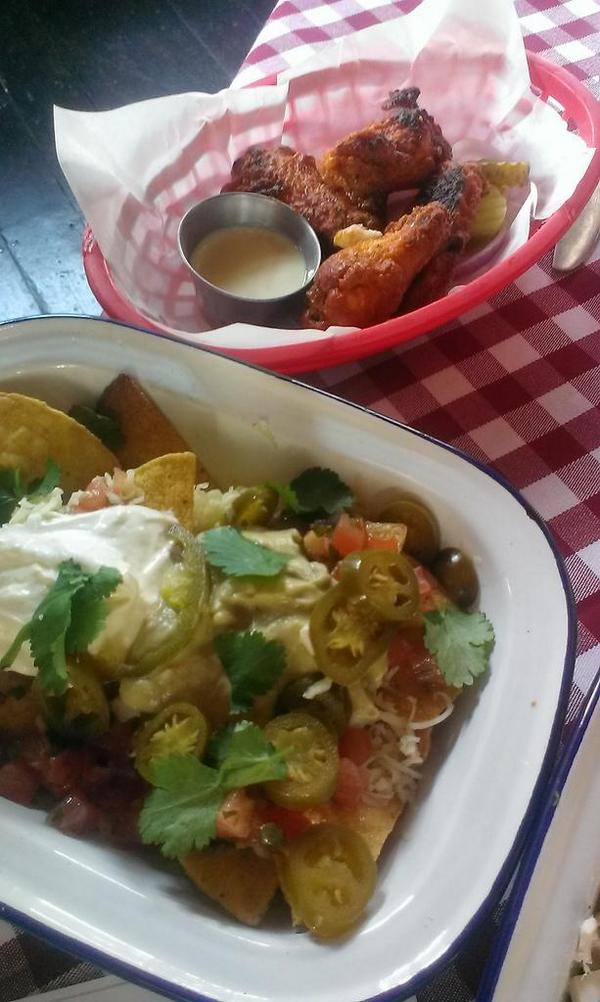 Hey guys we are back at @foxpublichouse tonight with our sizzling menu of bbq meats, fried chicken &amp; so much more!