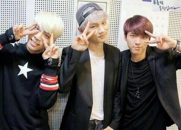 JongChiii's tweet photo. これからも末長くジョンヒョ…いや、SHINeeをよろしくお願いします💓
#24thkeyday
#24YearsofKey
#Happy23rdKeyDay
#freaKEYday
#HappyBirthdayKey http://t.co/zY9rqarLdX
