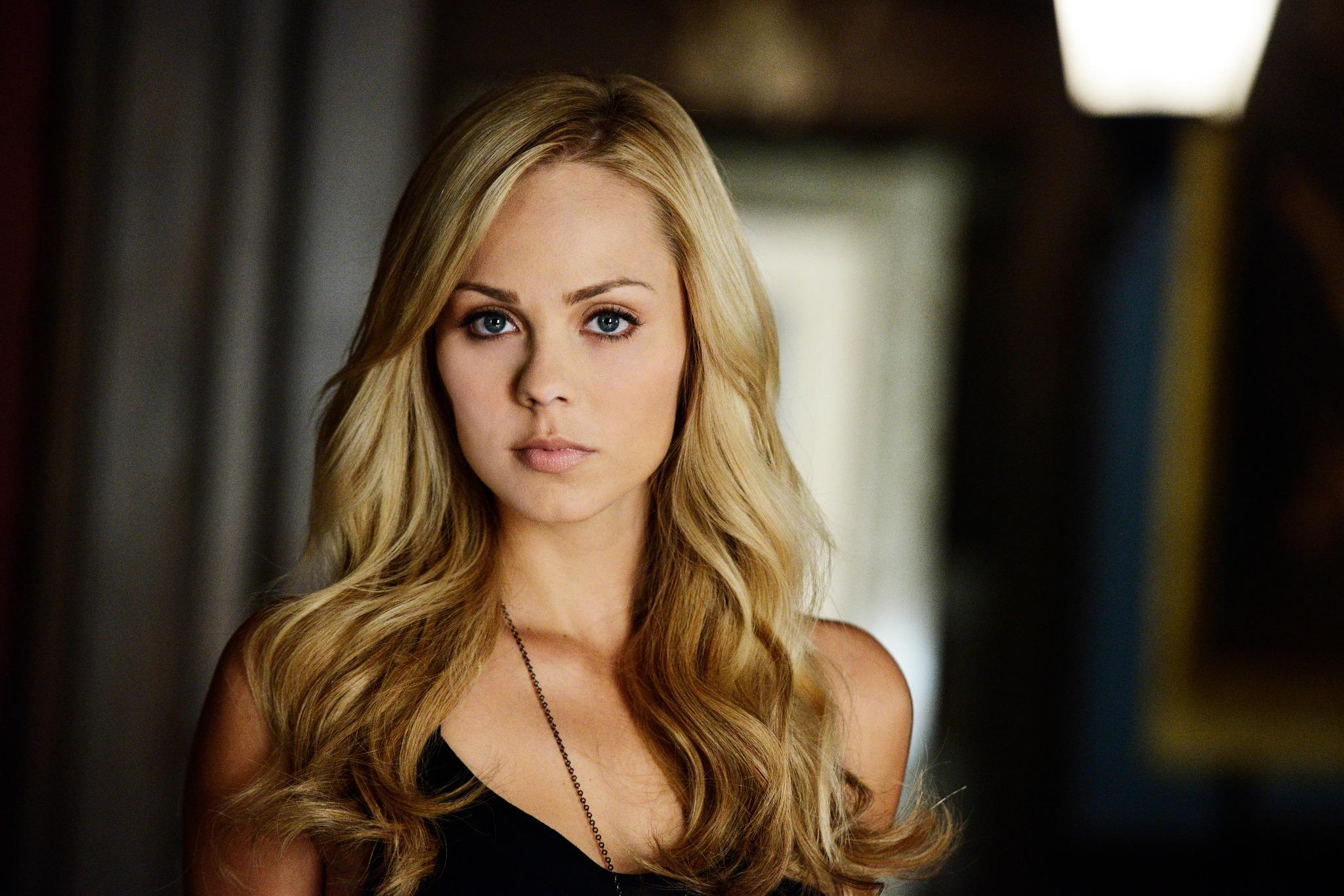 Happy Birthday to the amazing Laura Vandervoort! Elena is real Alpha! (dont tell Jeremy) cc: 