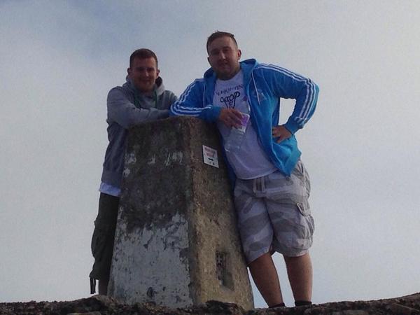 JRHC88's tweet photo. Me and @duggz88 at top of #BenNevis well done mate gd effort fae you 😉👍 #AccordHospice #Tony http://t.co/qgmkGmpXEk