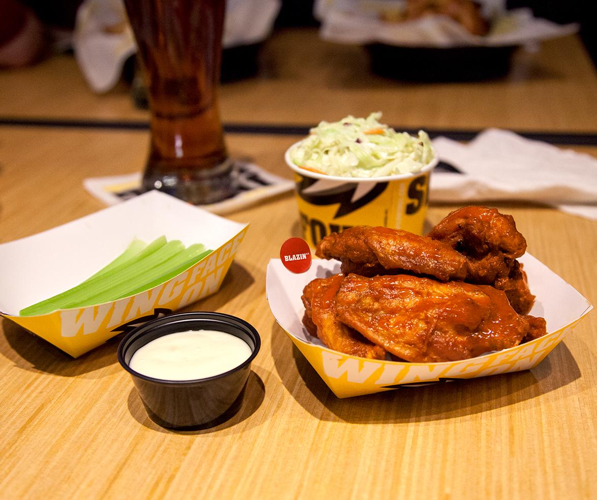 Buffalo Wild Wings (BWWings) Twitter