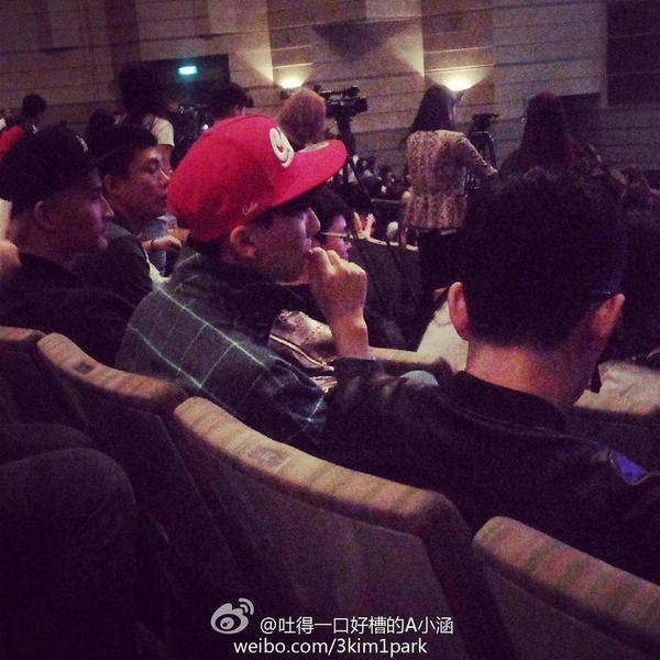 chocolynorg's tweet photo. PHOTOS | Zhang Liyin's showcase was attended by #TopCombine member Zhang Yuan, and #Timez members Guanxi &amp; Seonghwan http://t.co/L3mWLXSrIu