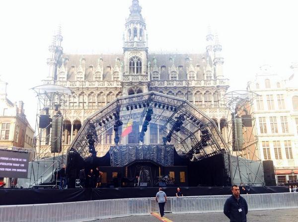 artpop_btwlg's tweet photo. #NEWS: The Stage is ready for tonight's show in Brussels. #TonyGaga 
#CheekToCheekSept23 http://t.co/FFlGZtQb2i