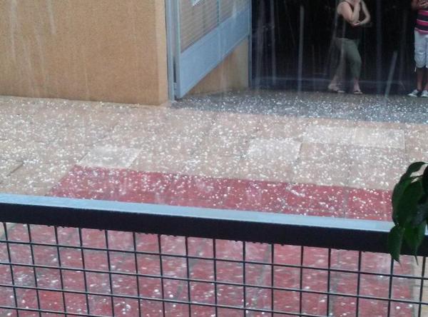 IsabelOrtiz01's tweet photo. En murcia no llueve la mayor parte del año pero cuando lo hace... http://t.co/zDyPtElDX5