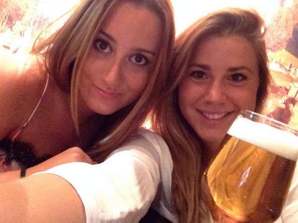 HelenLacal's tweet photo. Las gordiiiiiiisssssss @marinamira90 http://t.co/ZrEpYOUfsE