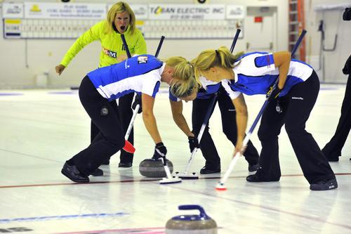 MemphisCurling's tweet photo. Congrats to Team Middaugh @slider1_ on the win at Shorty Jenkins Classic! #teammiddaugh #winners #ontariocurling http://t.co/1IRtlyzid0