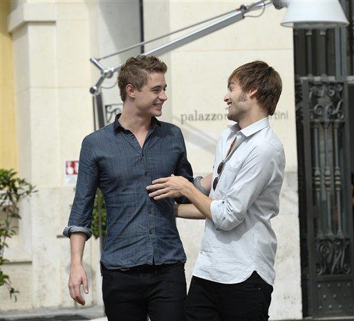 clairelaluna's tweet photo. BUT WAIT THERE'S MORE #Maxlas @DouglasBooth xoxoxoxo http://t.co/y4BQAmFVbo