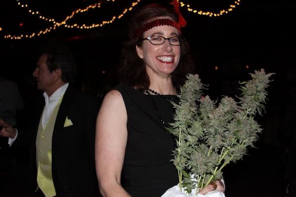 thedealszone's tweet image. How do you know when a stoner man is serious about you

#datingtips   #howtoknow   #stonerstories