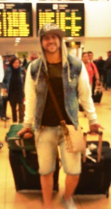 AngeloCano2014's tweet photo. Llegando a casa! Cansado por el vuelo,apenado pero se q pronto estaremos juntos! Vacaciones yeeeee... http://t.co/G7NAzTAijD
