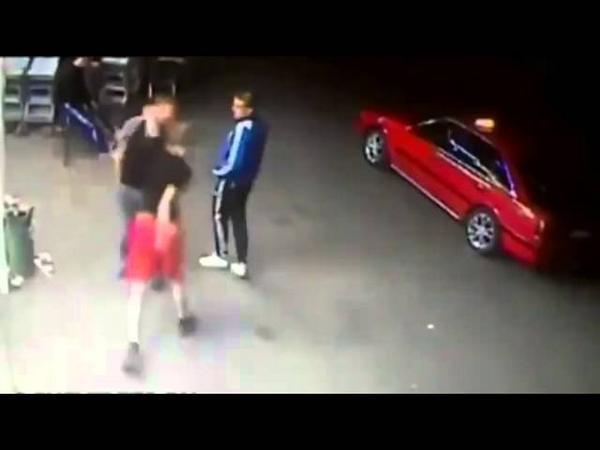 BlkPeopleFights's tweet photo. #Bully #Gets #Knocked the #FUCK Out - http://t.co/Q2yp5QVv9R - http://t.co/a747sHltxB