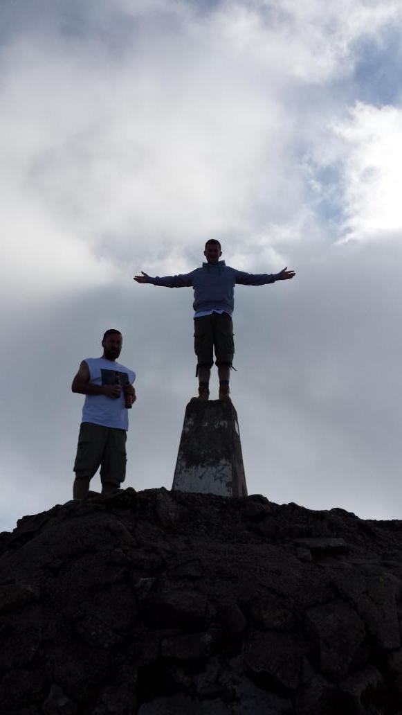 JRHC88's tweet photo. Am sure ther is a statue like this somewer 😉 #riodejaneiro #BenNevis 👍 http://t.co/o7UmvfWLWc