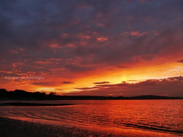 edinspotlight's tweet image. Tonight's incredible sunset! #Edinburgh