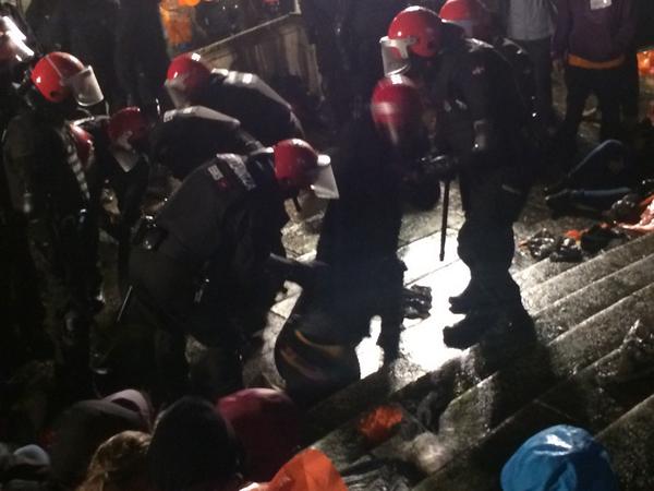 tomalosbarrios's tweet photo. Dignidad, coherencia, lucha, apoyo mutuo, valentía, solidaridad...

 #BasqueResist #28akEreLIBRE 

 Via @larbelaitz http://t.co/mHRJmZZLoz"