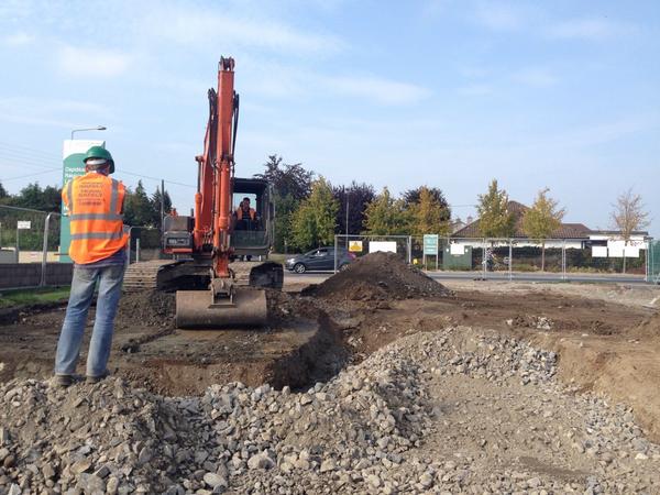 Enjoying the sunshine preparing the car park in #scotthospital tullamore